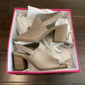 Once Camuto Kailsy - size 8 - New with box